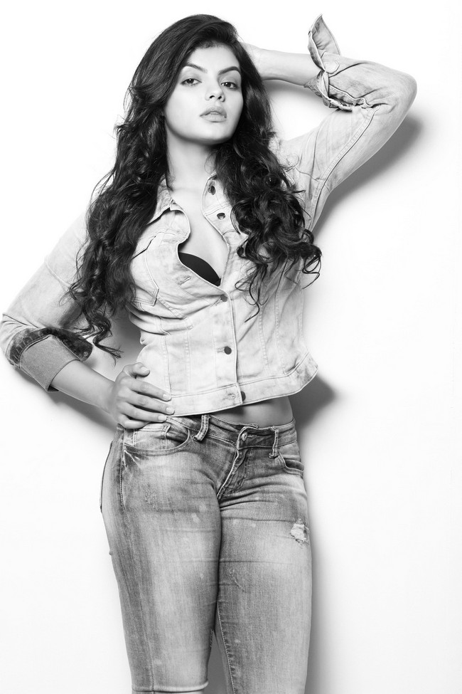 Actress Tejashree New Photo Shoot Stills